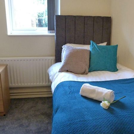 Pageant Lodge Telford Extérieur photo