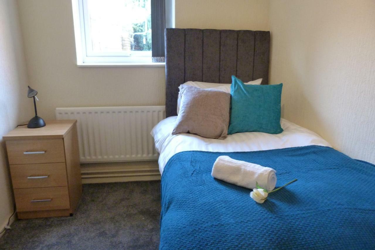 Pageant Lodge Telford Extérieur photo